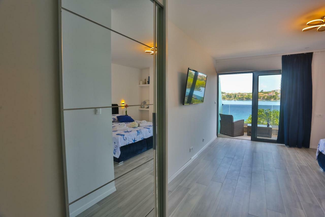 Hotel Paradise Punta Nečujam Екстериор снимка