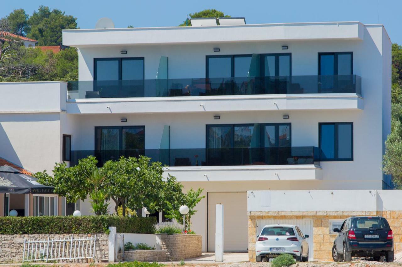 Hotel Paradise Punta Nečujam Екстериор снимка