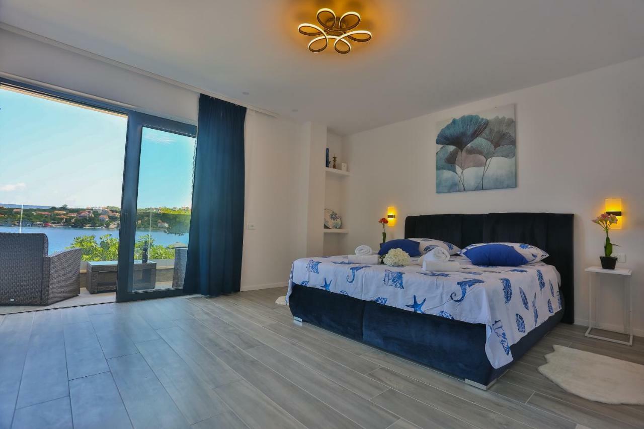 Hotel Paradise Punta Nečujam Екстериор снимка