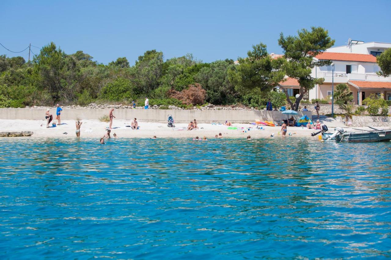 Hotel Paradise Punta Nečujam Екстериор снимка
