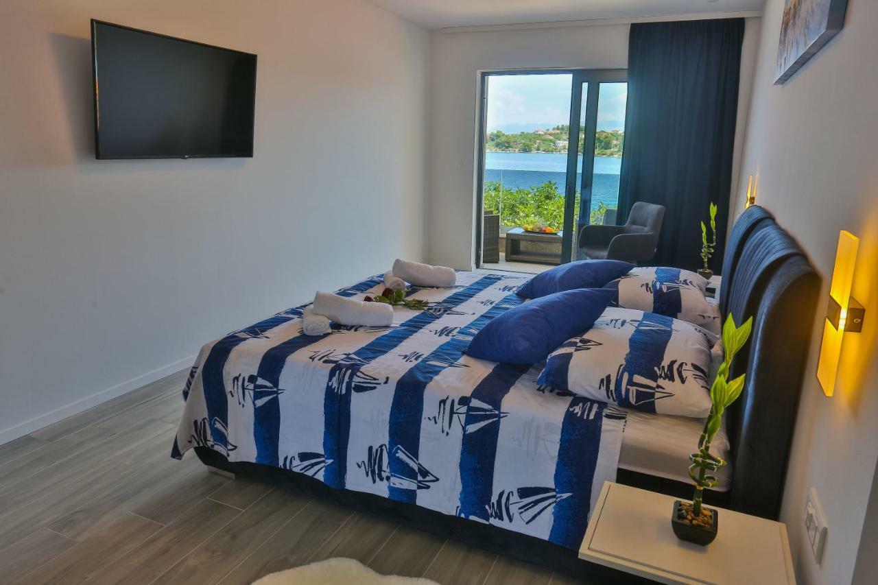 Hotel Paradise Punta Nečujam Екстериор снимка